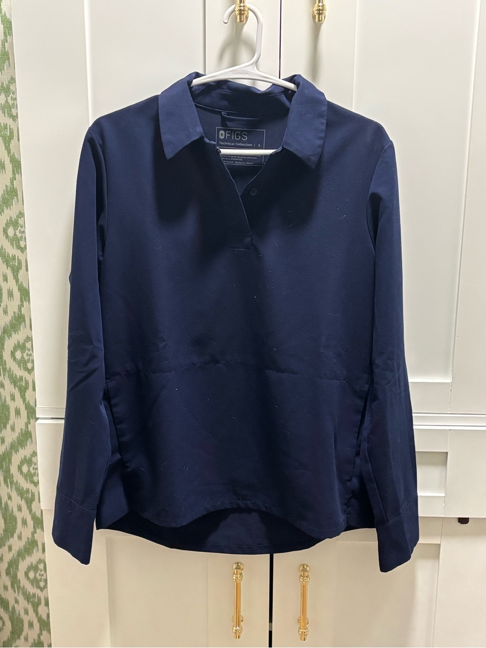 FIGS Scrub Top - Picture 2 of 3